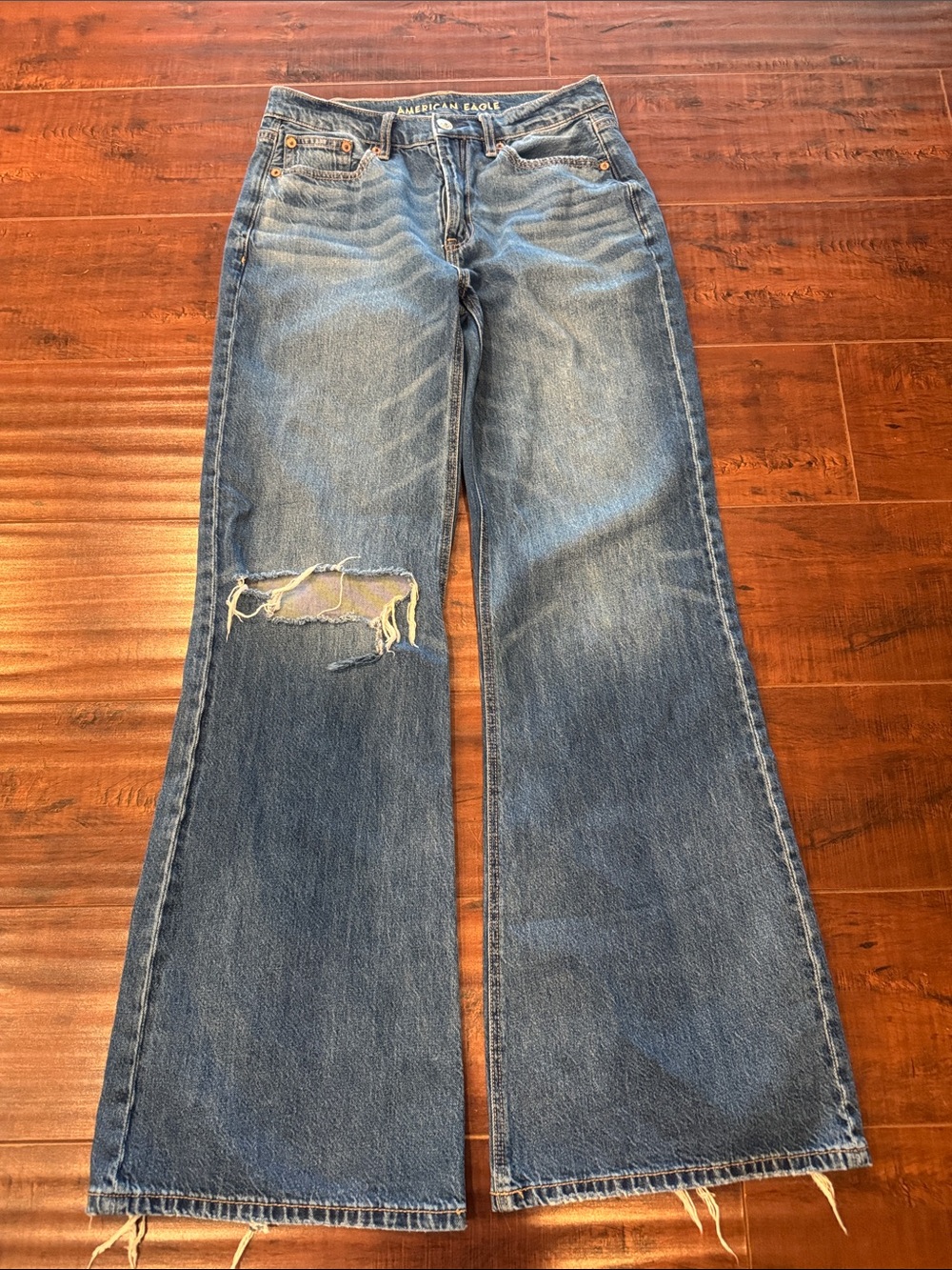 American Eagle Low-Rise Baggy Flare, Size 0, Distressed, Like New!!